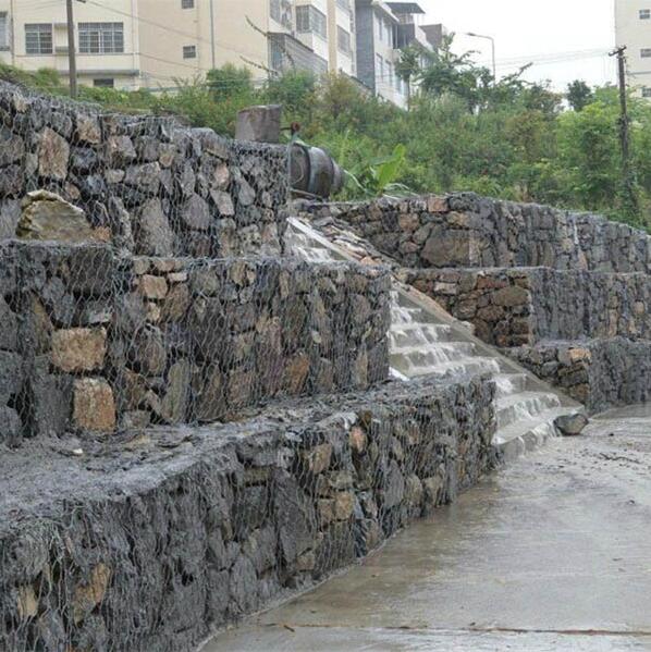 防洪賽克格賓